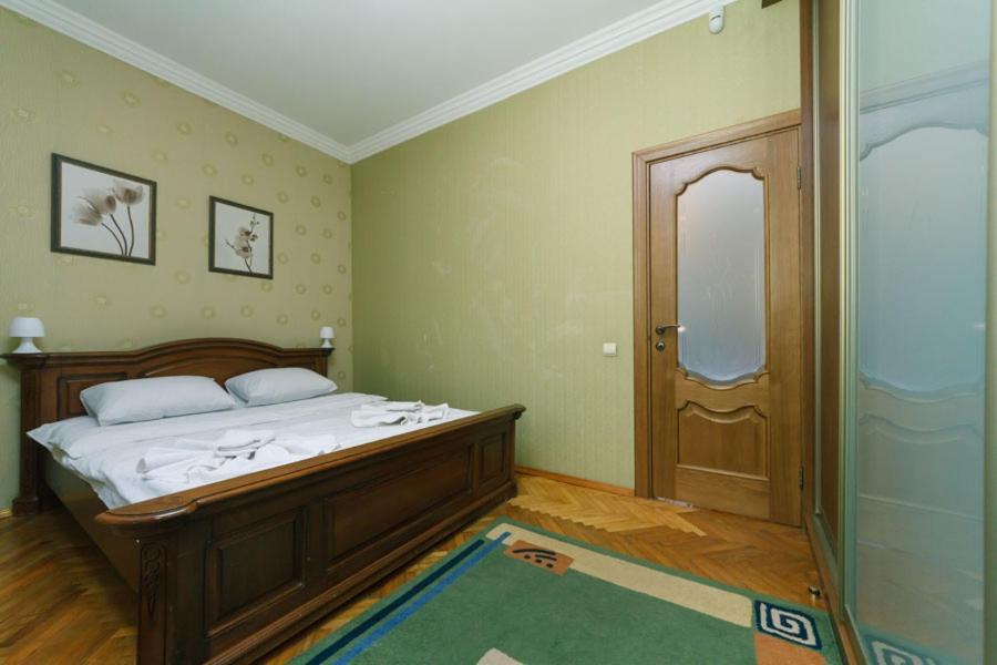 Three-Room Apartments At The Polytechnic Institute Kyiv Exterior photo